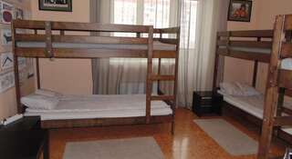 Гостиница Hostel Mayakovsky Новокузнецк Спальное место на двухъярусной кровати в общем номере для мужчин-2