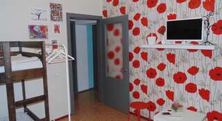 Гостиница Hostel Mayakovsky Новокузнецк Спальное место на двухъярусной кровати в общем номере для женщин-5